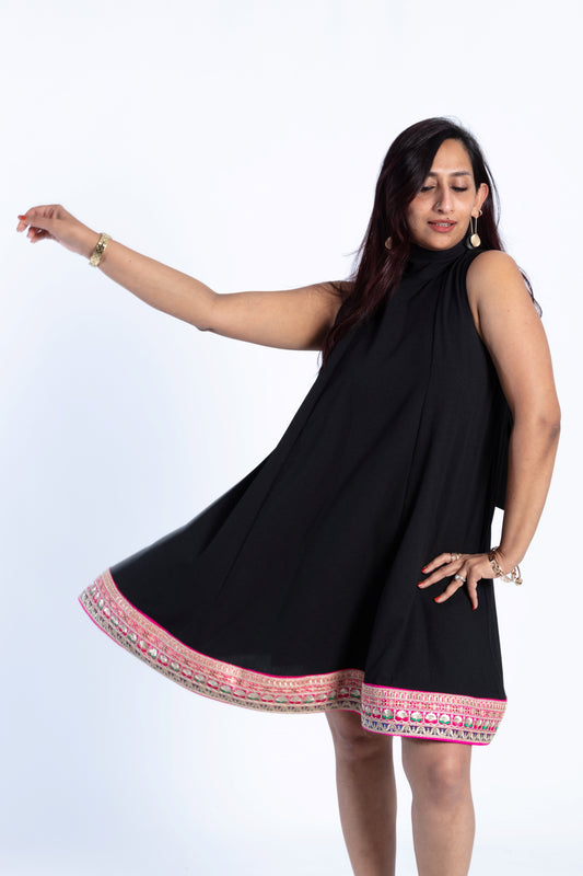 Sabya Dress in Black & White